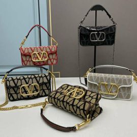 Picture of Valentino Lady Handbags _SKUfw128828457fw